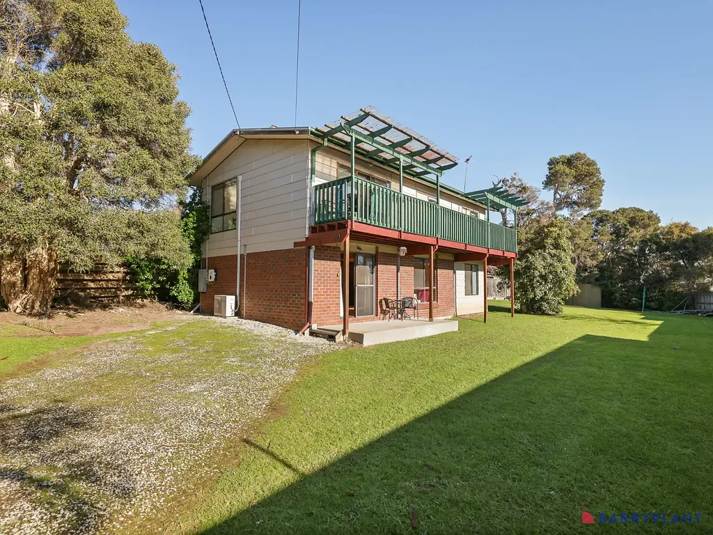 Cowes 4 Slaapkamer Spacious Family Home with Endless Potential on a Large Block