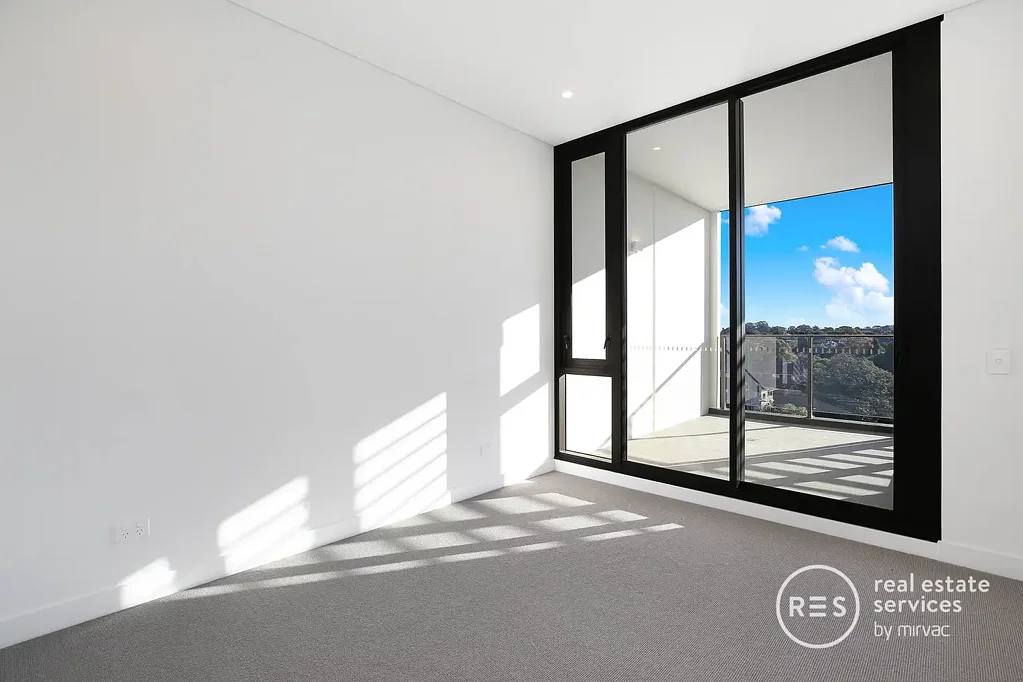 Level 8, Sunny 1 Bedroom Apartment with Car space in Marrick & Co.