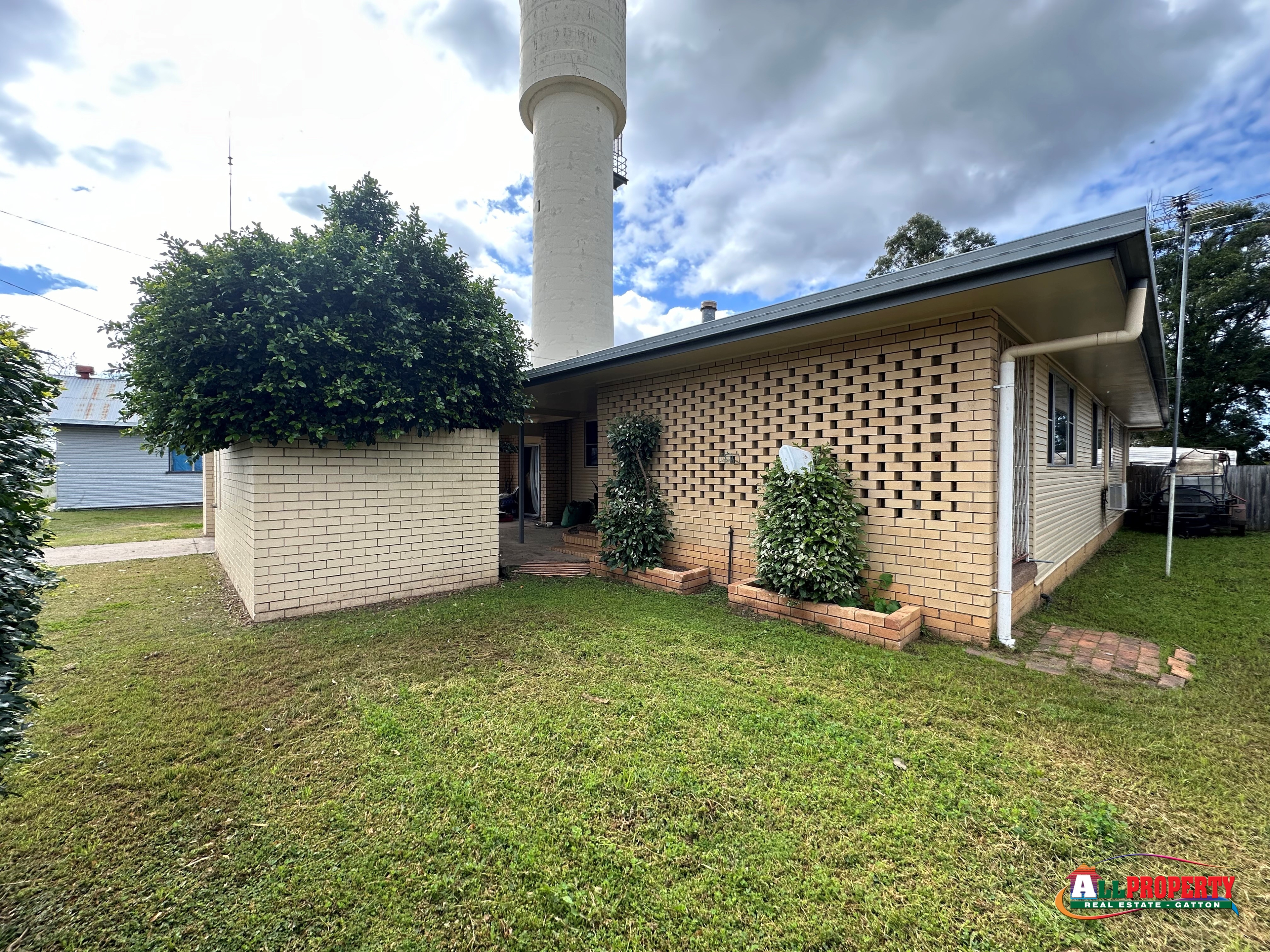 22 VICTORIA ST, FOREST HILL QLD 4342, 0 chambres, 0 salles de bain, House