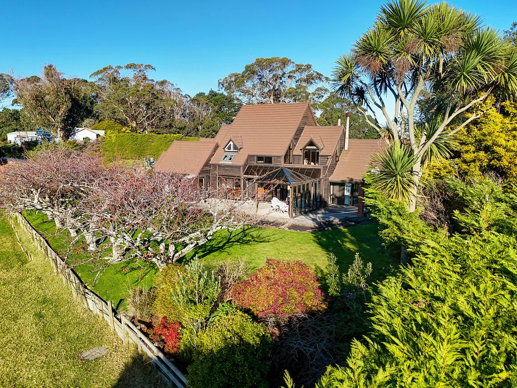 Westmere Substantial home, olive grove and future potential