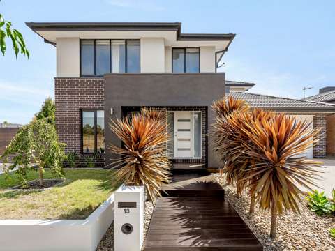 Diggers Rest 4 Bedroom Stunning Architectural Home in Diggers Rest