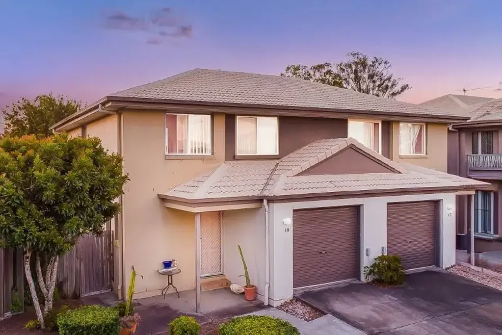 Meadowbrook 3Moenga Modern Corner Townhouse in Prime Meadowbrook – Comfort, Convenience & Lifestyle