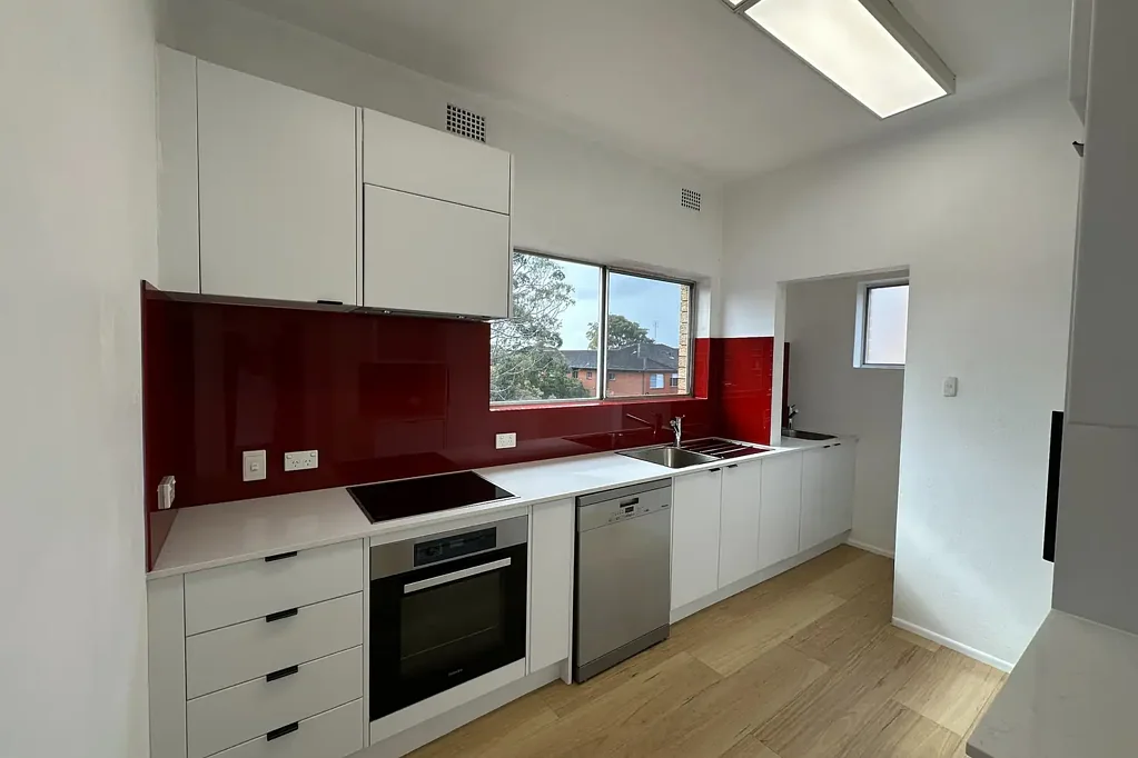 RENOVATED 2 BEDROOM APARTMENT