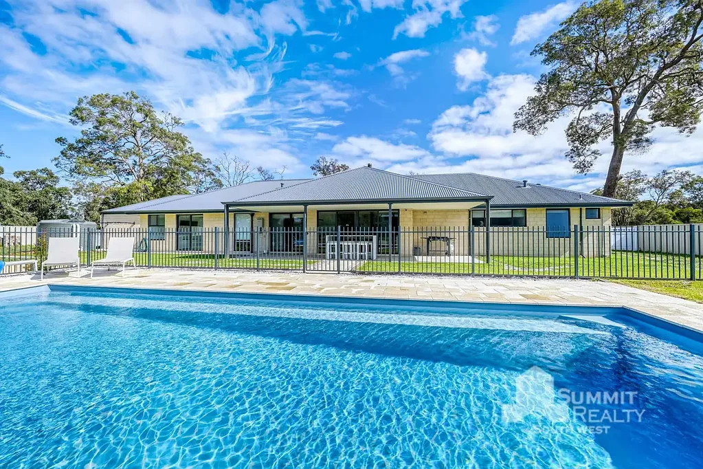20 East Road, Capel, WA 6271