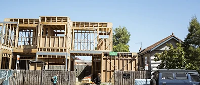 建筑商在为谁打工？原材料或飙升20%，中东战火恐让澳洲房产市场“断供”