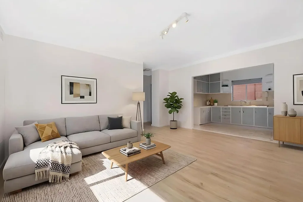 Large 2 Bedroom Unit with Lock Up Garage