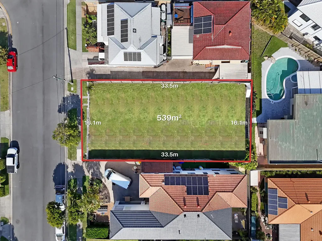 Paradise Point Developers, Investors & Home Builders - Prime Vacant Site - DA Stamped Plans