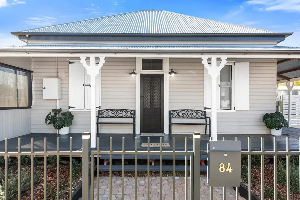 Clifton 3房 迷人小屋，经典永恒 Charming Cottage with Timeless Character