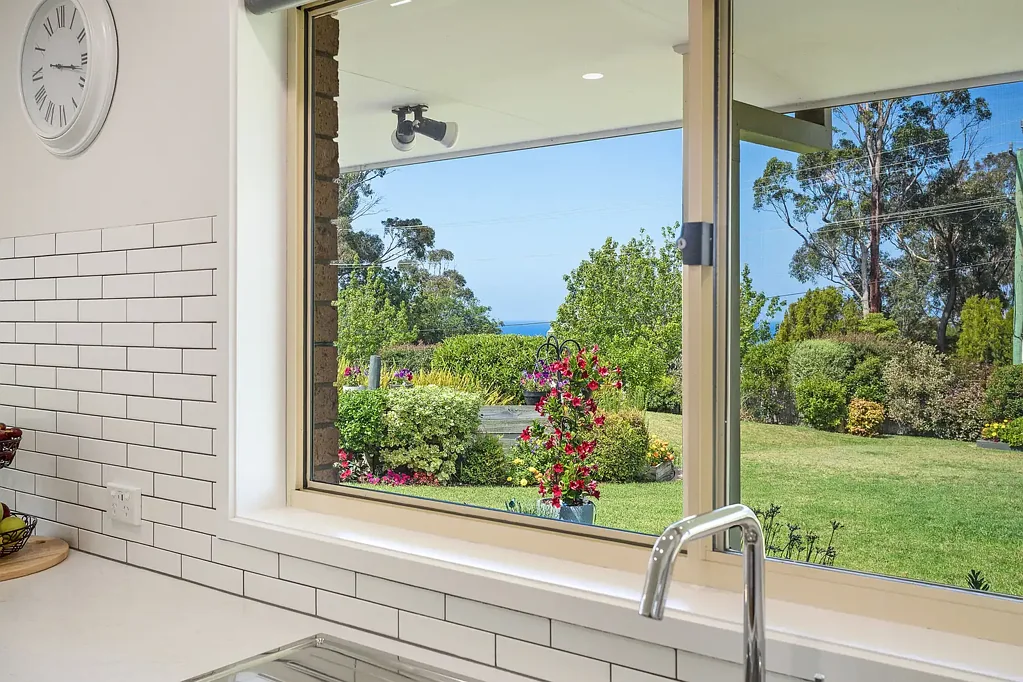 Tura Beach 3房  Beautifully Renovated Single-Level Home on a Half Acre