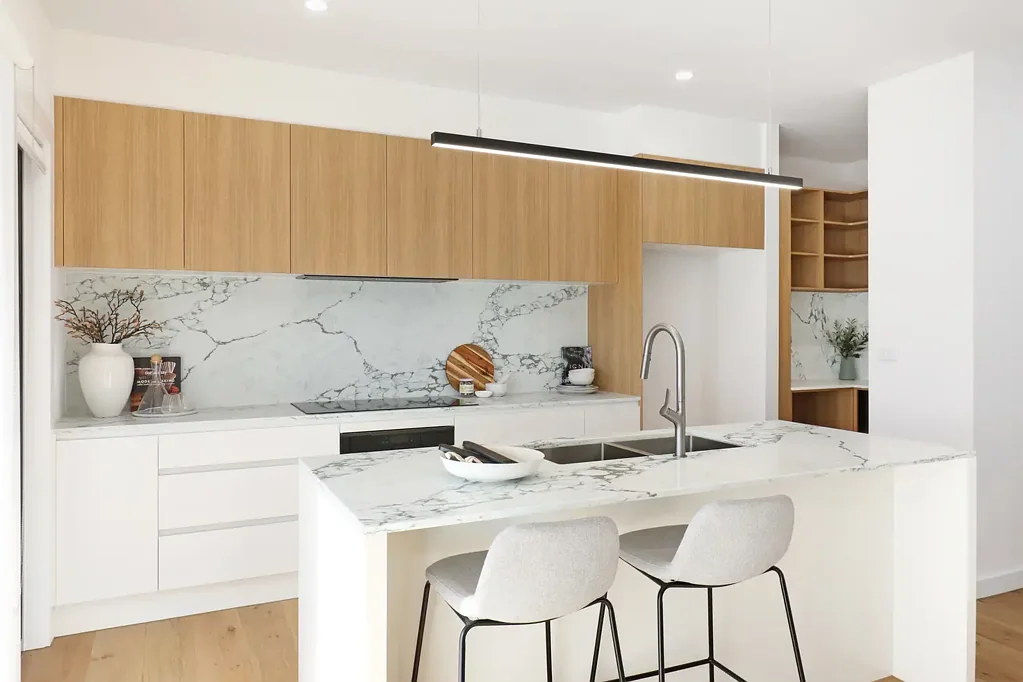 Balgownie 4 Bedroom Luxury Living, Light-Filled Design