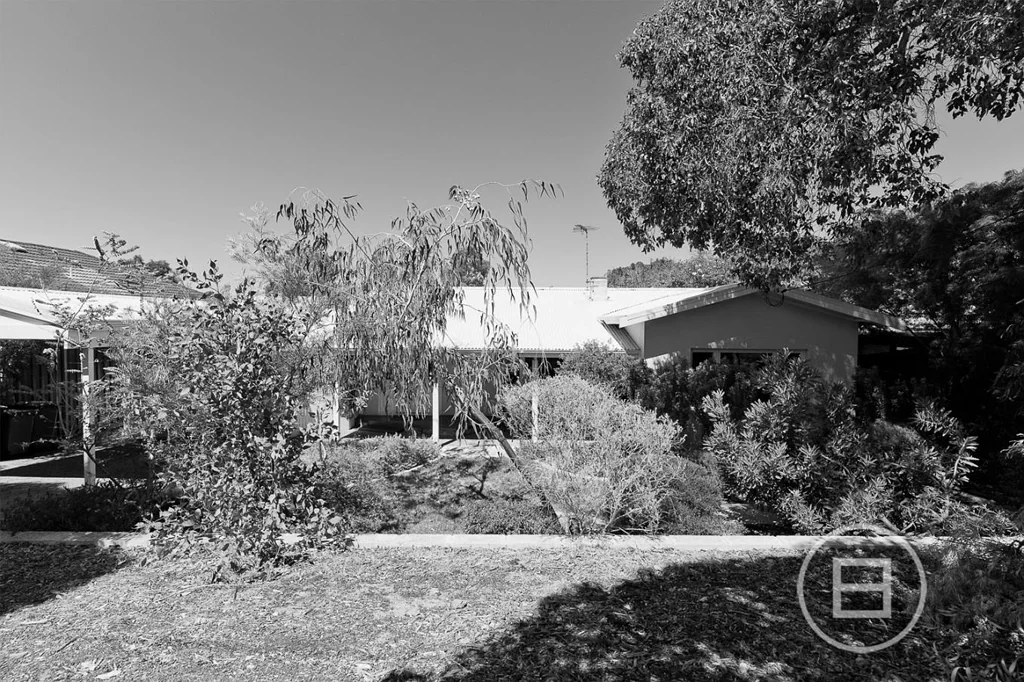 35 Redwood Crescent, Melville, WA 6156
