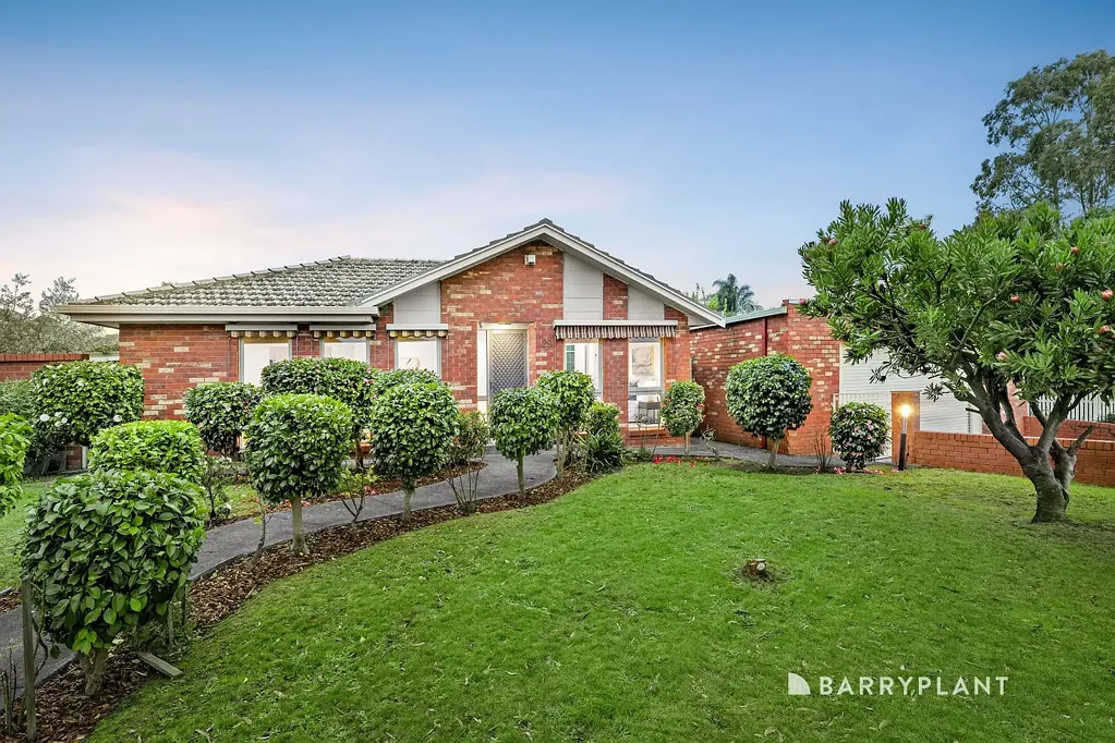 Wantirna 4બેડરૂમ Substantial entertainer with streamlined ambience.