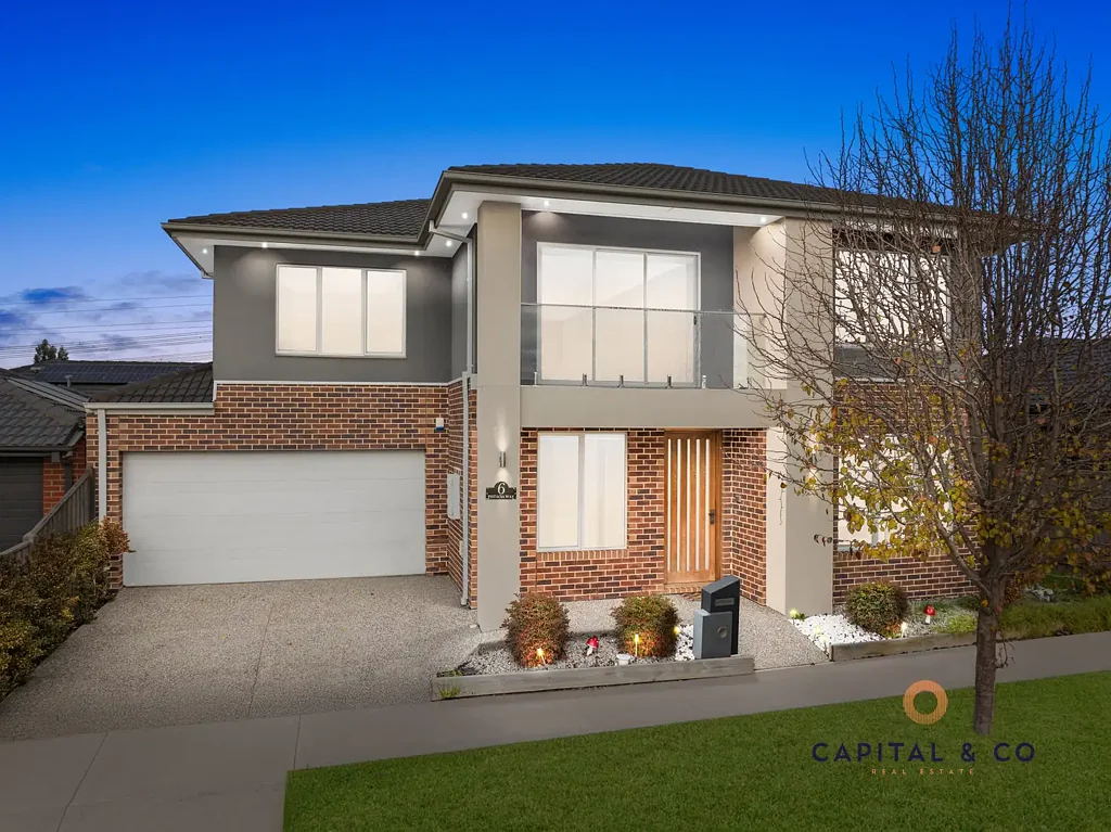 Spacious park facing house close to amenities