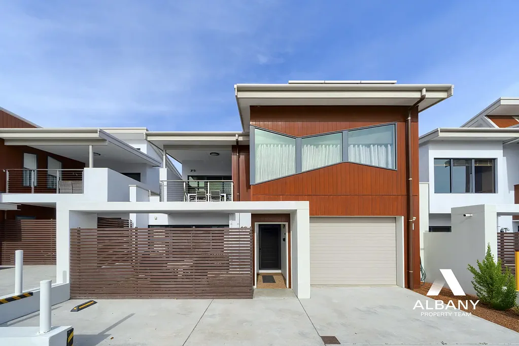 Executive Fully Furnished Apartment - Middleton Beach