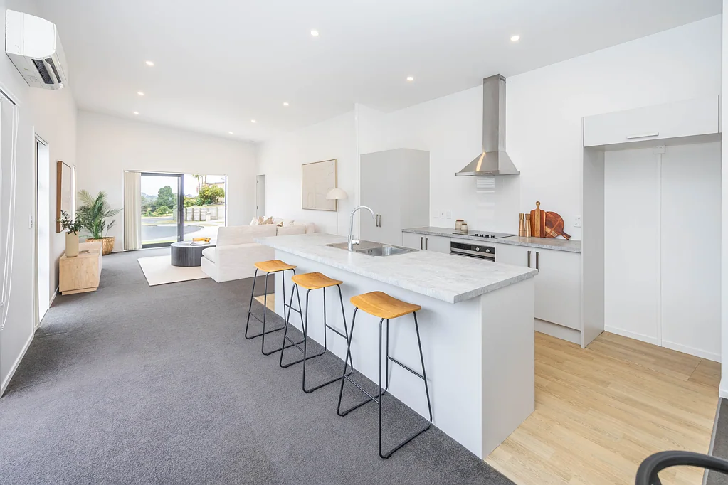 Huntly 3 Bedroom Quiet Cul-de-Sac, Hilltop Views, Easy Living