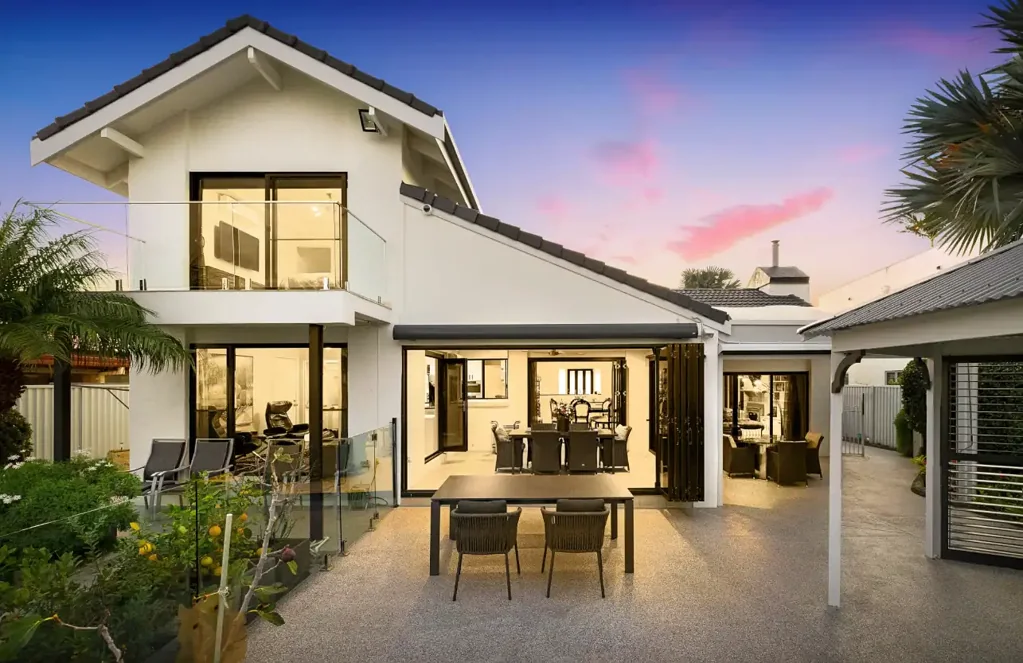 Waterfront Spacious Home with Jetty, Solar, Pool, & Unbeatable Benowa Location