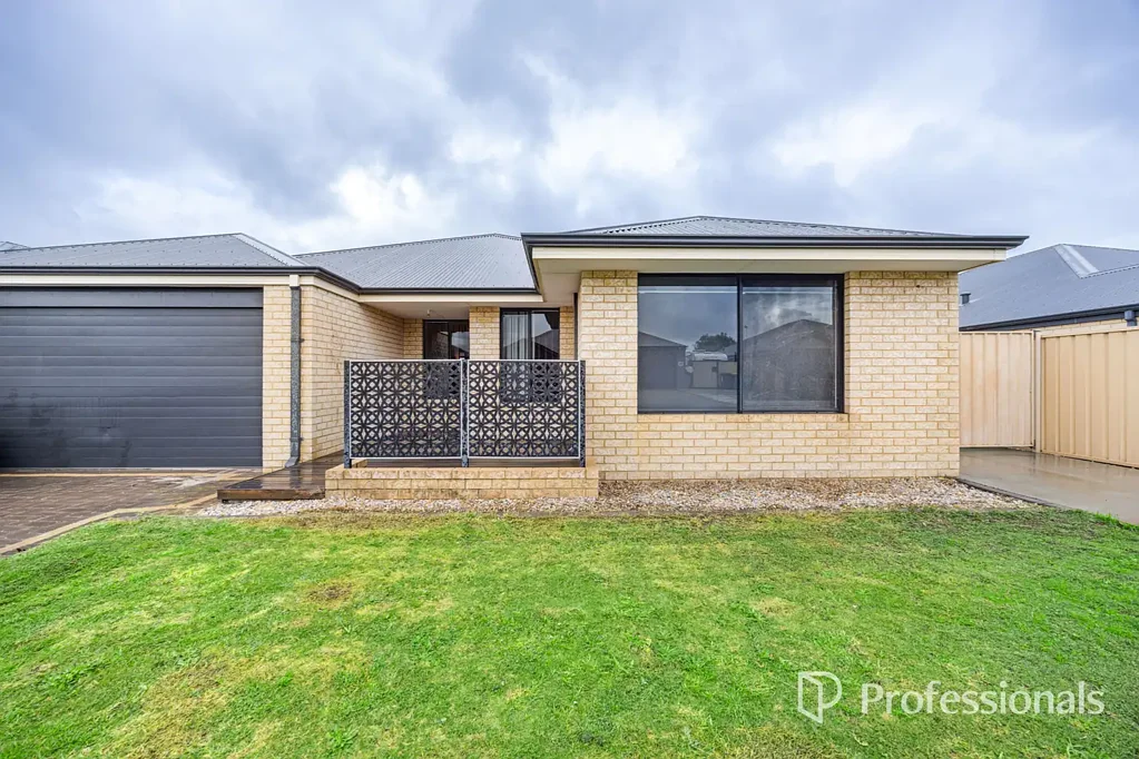 15 Edenhope Road, Australind, WA 6233
