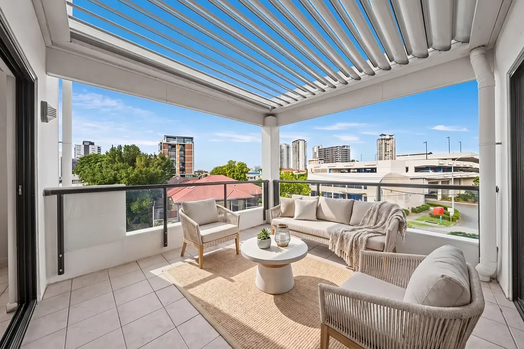 Southport 2房  Two-Storey Apartment in Southport 180m2 – Ideal First Home or Investment at $895,000