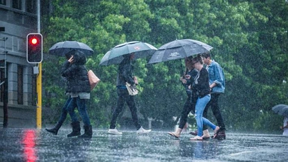 大雨雷暴下午将来袭！出门请记得带上雨伞