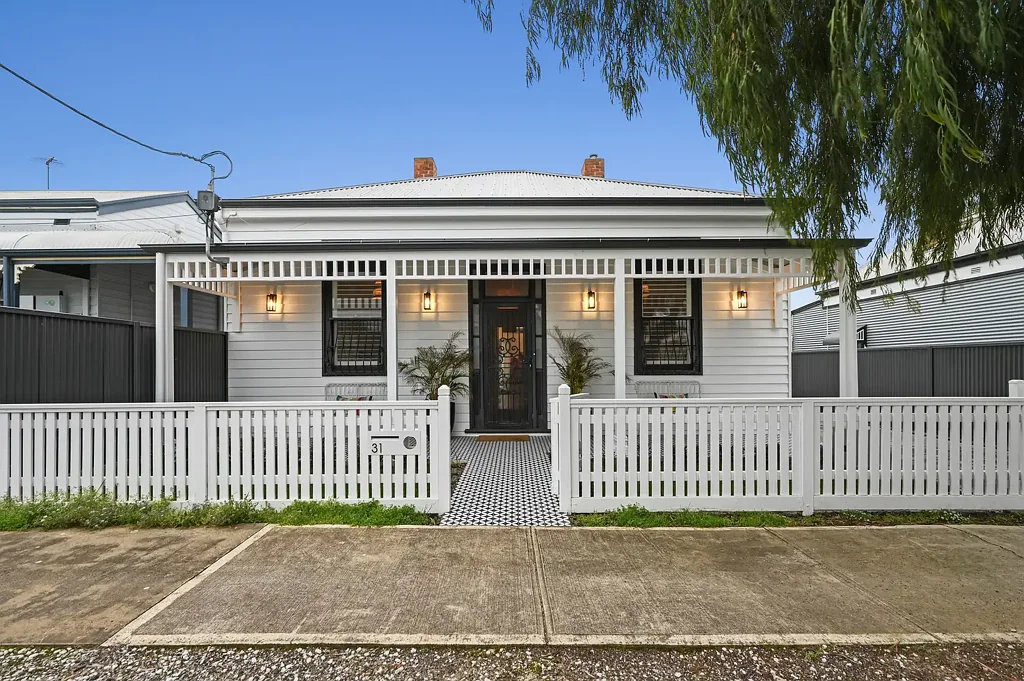 Semaphore 3 Bedroom Character Up Front, Lifestyle Out Back