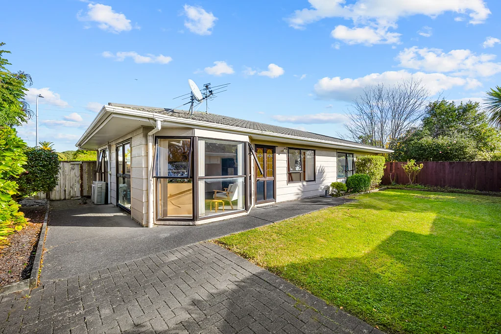 Pakuranga 2Zimmer Single Level, Stand Alone with Garage & Private