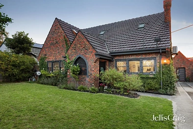 Brighton East 6chambre Expansive Living with Timeless Character