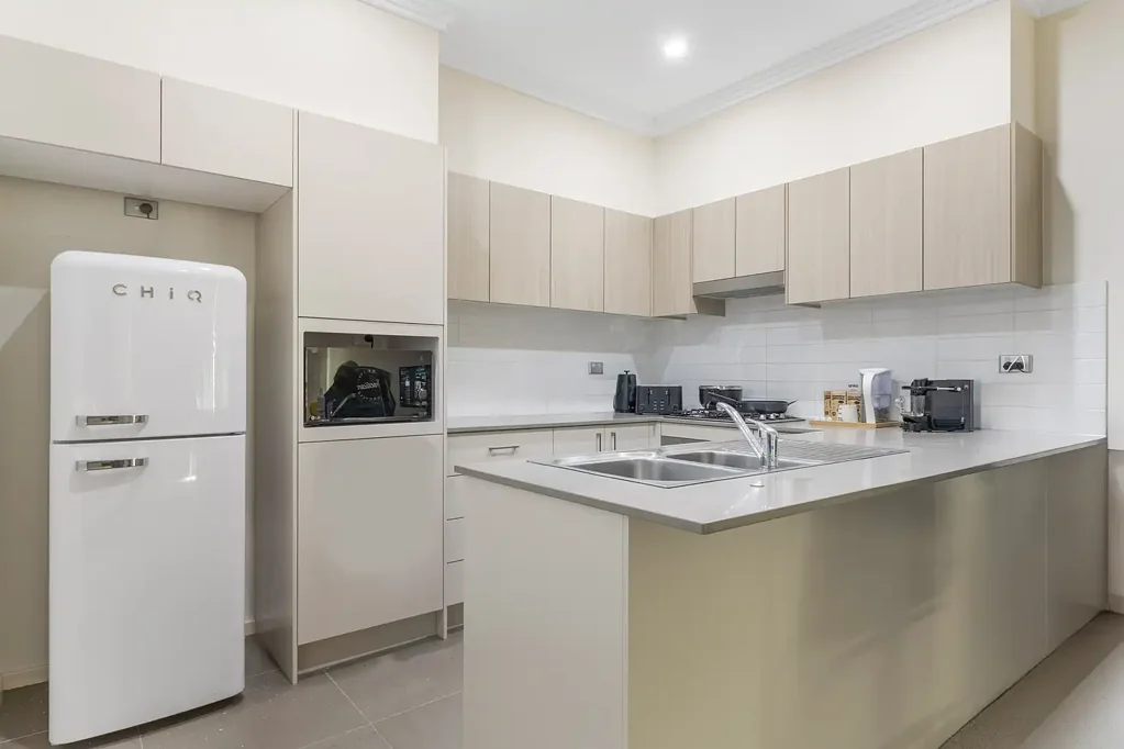 Kingswood 1 Bedroom Charming One-Bedroom Apartment – Prime Location!