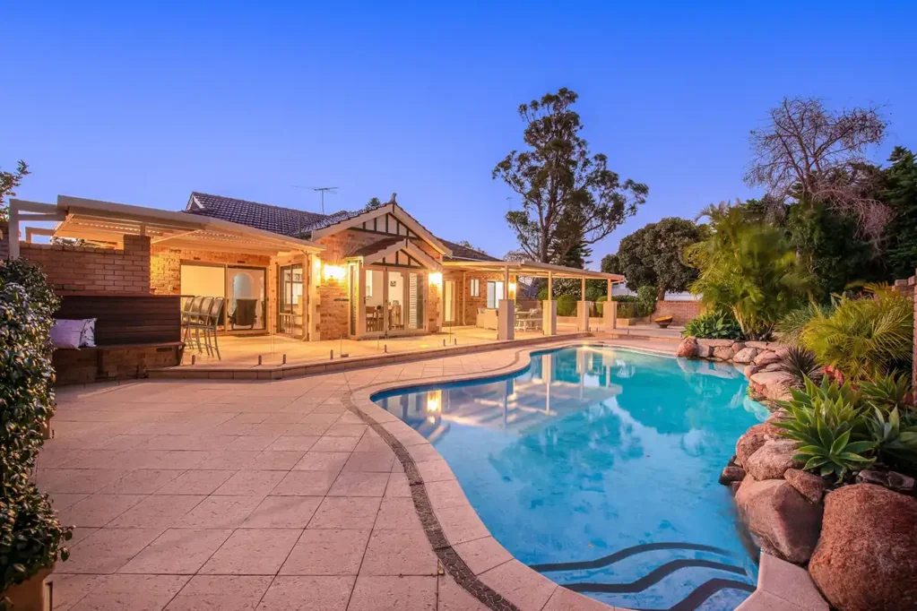 Spacious Family Living - 4 bed plus home office!