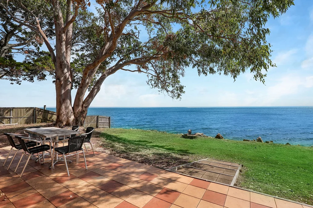 Amity 4 Bedroom Absolute waterfront at Amity!