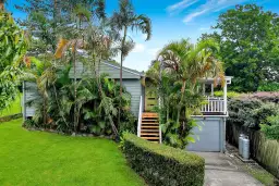 2/7 Brighton Road, Saratoga