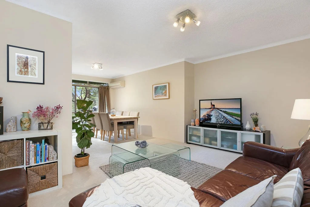 Quiet North Facing Apartment Steps From Lane Cove Shops