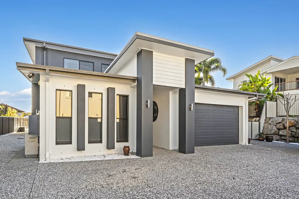 Molendinar 5غرفة نوم Contemporary Luxury, Family Comfort & Exceptional Space in Prestigious Crestwood Heights