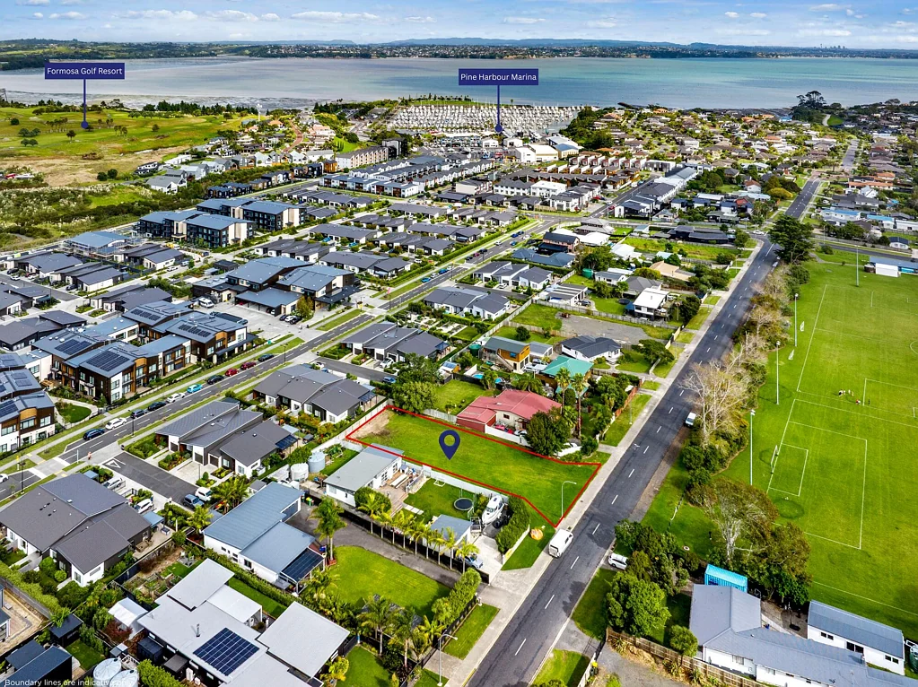 Beachlands Prime Residential Site in the Heart of Beachlands