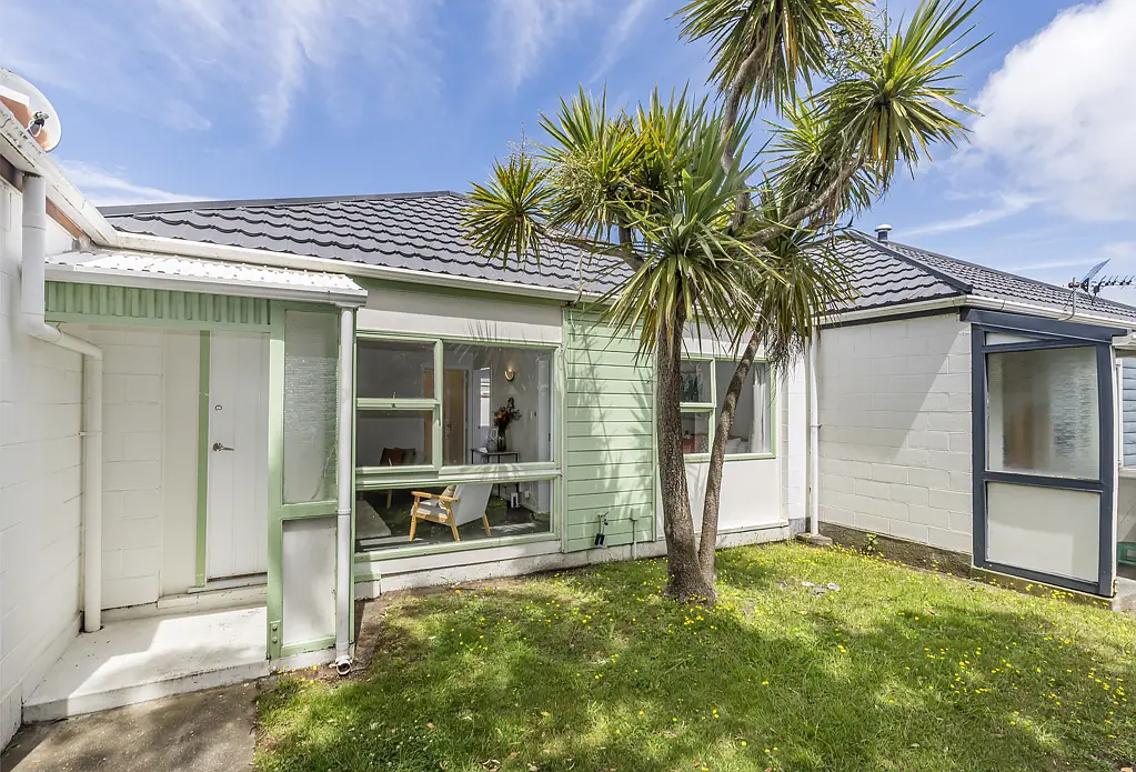 2/102 Endeavour Street, Lyall Bay, Wellington City, Wellington