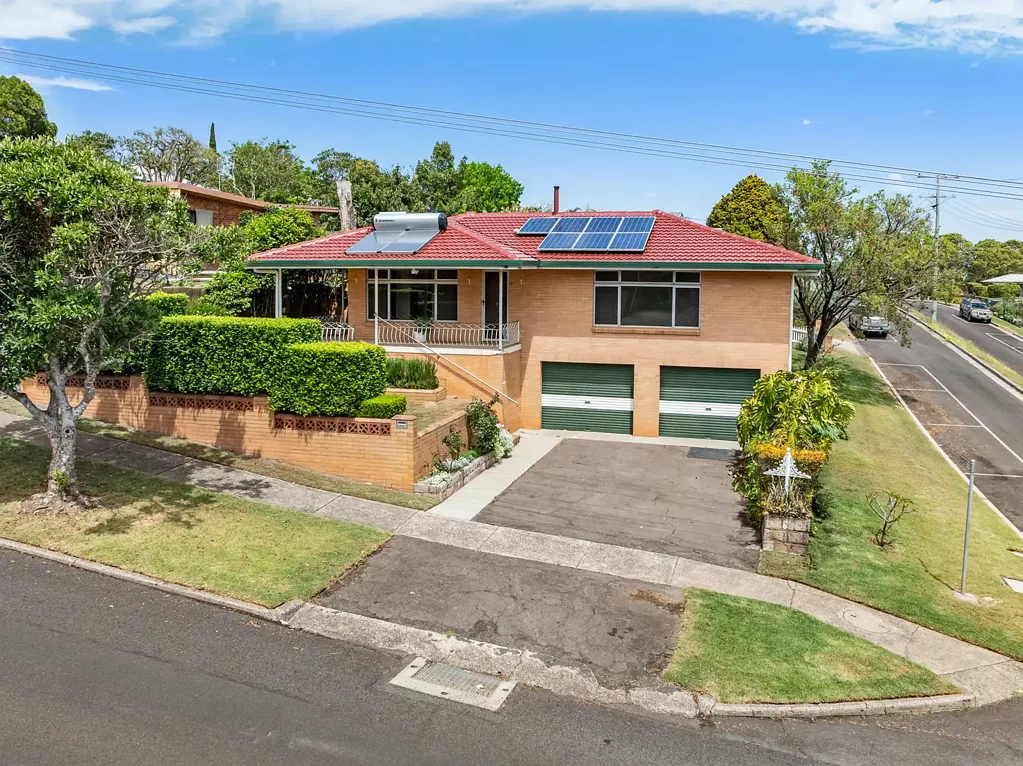 Mount Lofty 4ਬੈੱਡਰੂਮ Renovator's Dream in Blue Chip Mount Lofty