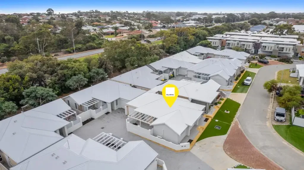 Erskine 3房  MOVE IN READY - CONVENIENT LOCATION!