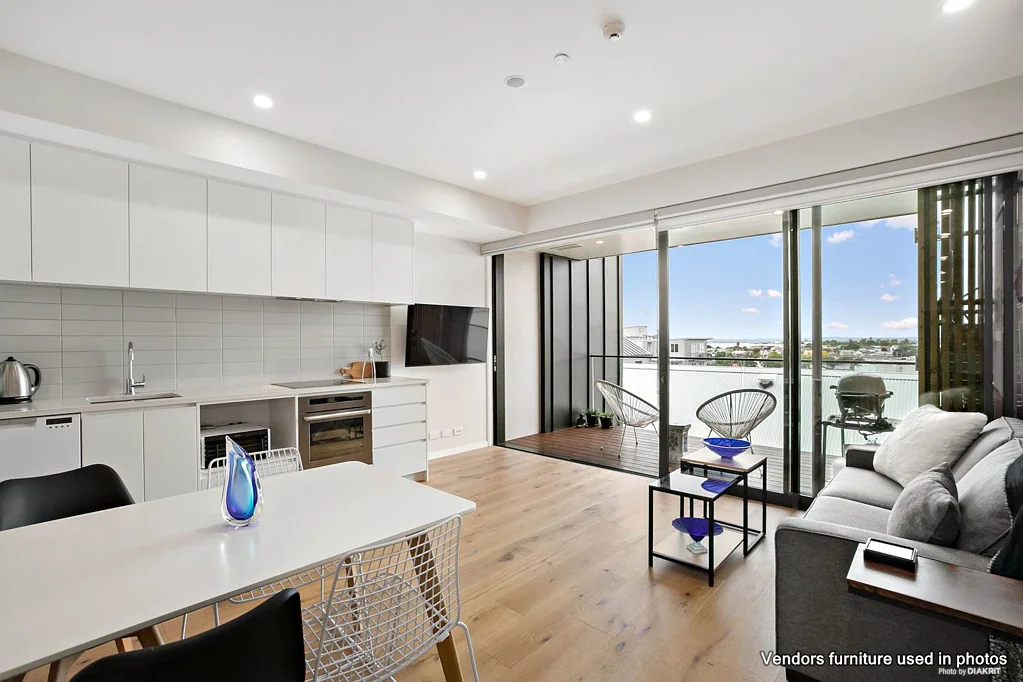 Grey Lynn 1Moenga Executive Apartment with Great Views