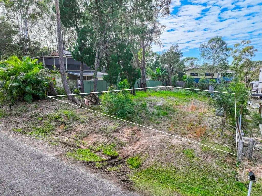 Russell Island WELL LOCATED 559m2 BLOCK CLOSE TO TOWN CENTRE!