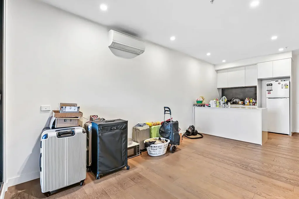 Malvern East 2房 Malvern East活力中心 2卧2卫精装 开放式起居 现代厨房 主卧套间 安全停车 优越地段 Stunning 2-Bedroom Apartment in Prime Malvern East Location!
