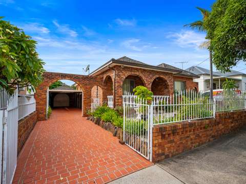 Auburn 3 Bedroom SUPER NEAT FAMILY HOME - 545SQM BLOCK AND 15.24M FRONTAGE - OPEN TO VIEW SATURDAY 2-2.30PM