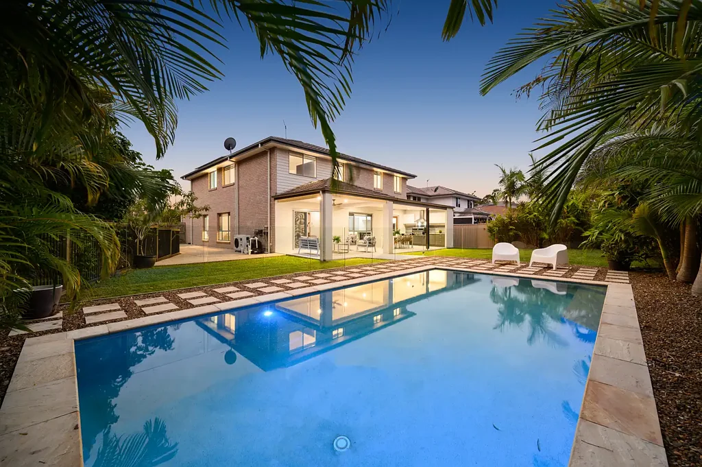 Maudsland 6कमरा Executive Parkland Living in Prestigious Huntington Rise Estate