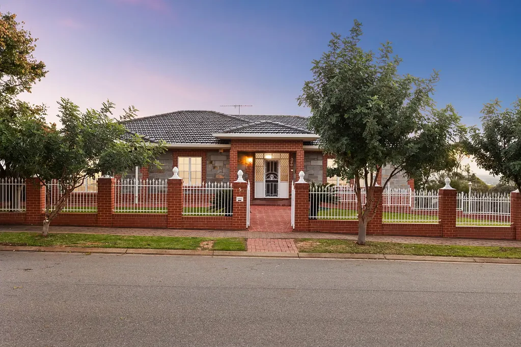 Gulfview Heights 4房  Sophisticated Family Living on a Grand Scale