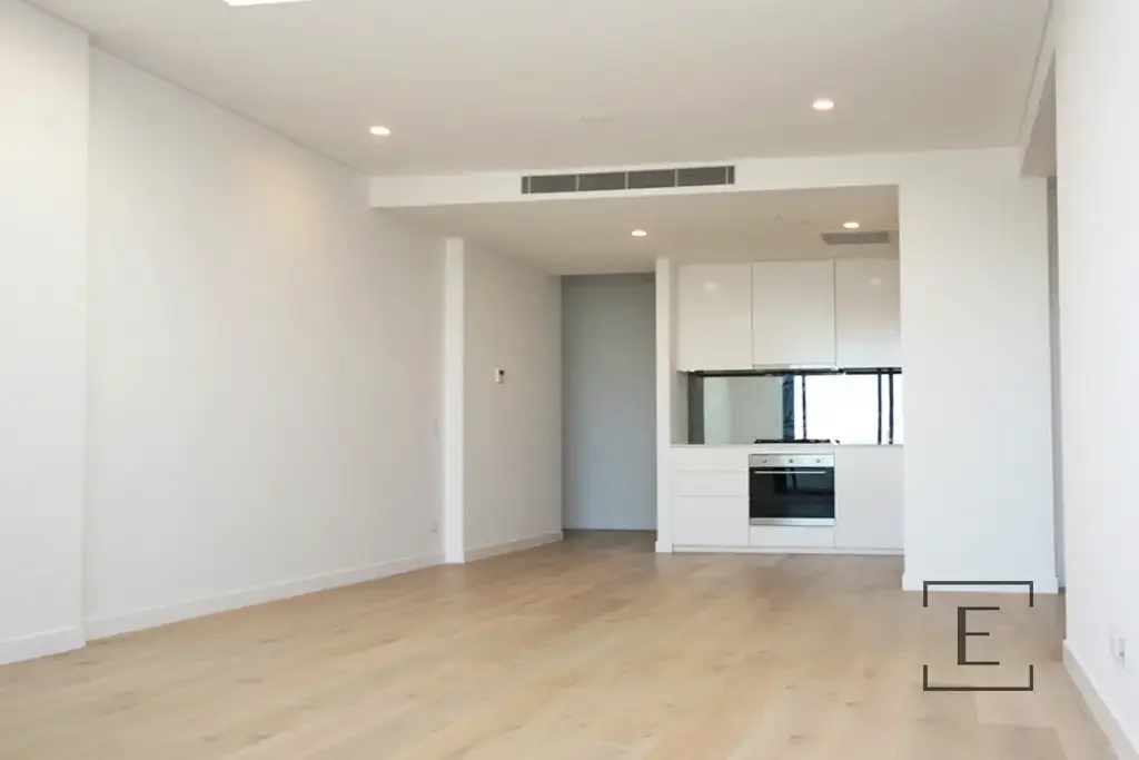 ULTRA MODERN 1 BEDROOM + STUDY ON 20TH FLOOR IN POLY HORIZON COMPLEX TOWER B!