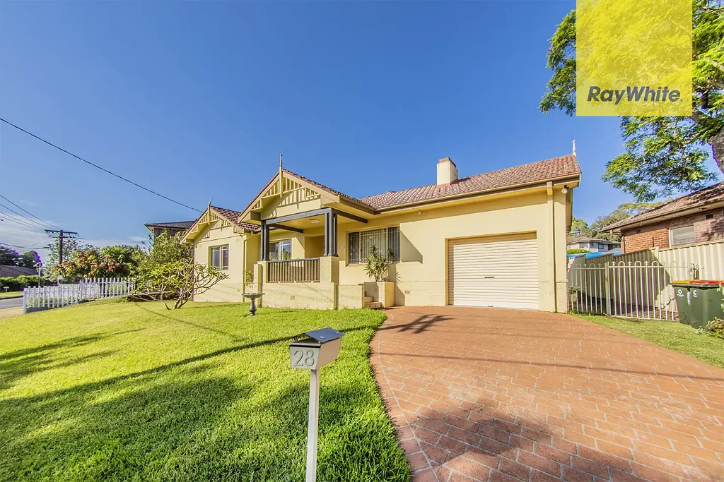 FULLY RENOVATED CHARMING FOUR BEDROOM FAMILY HOME WITH PARK VIEWS