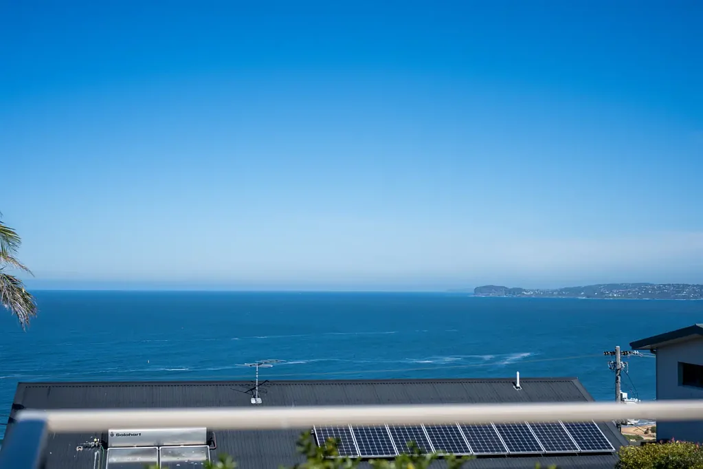 Killcare Heights 3ਬੈੱਡਰੂਮ Sundrenched coastal home with spectacular ocean views