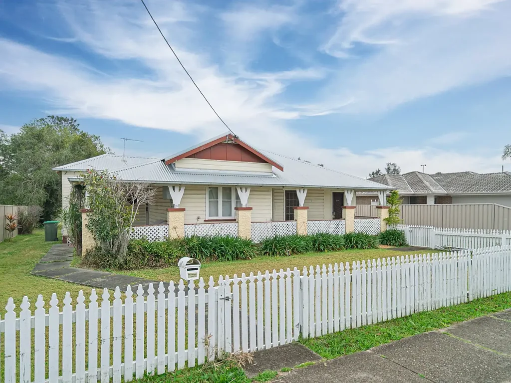 Stunning Federation Home Close to Town