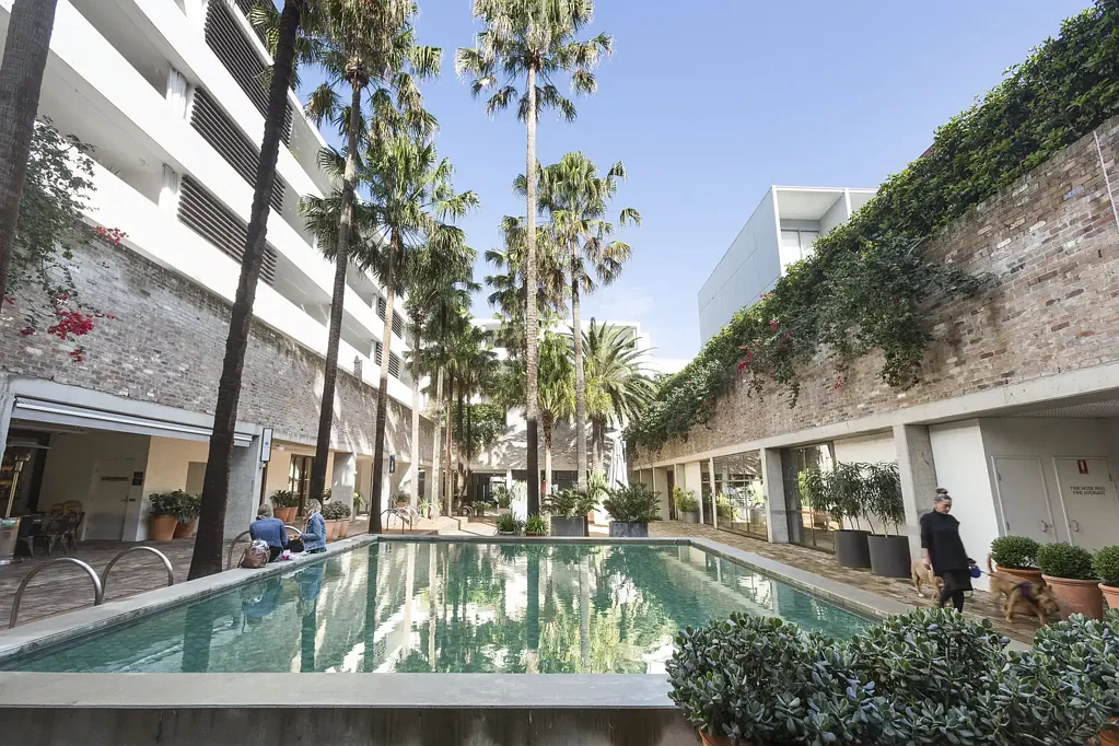 Unfurnished apartment in popular 'Casba' development