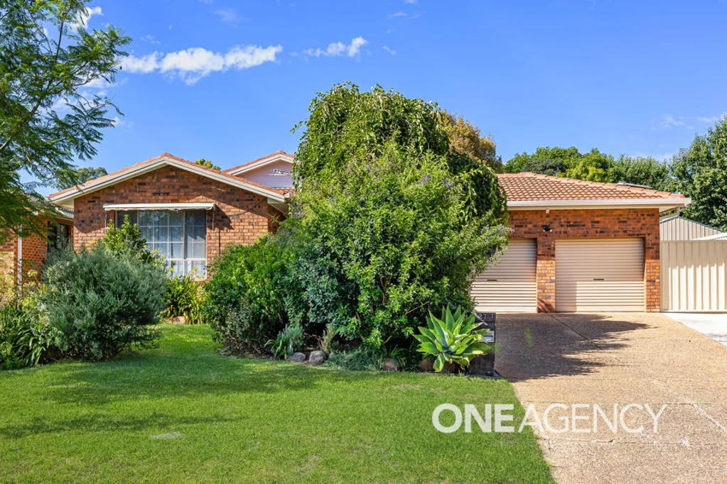 27 BEREMBEE ROAD, Bourkelands, NSW 2650