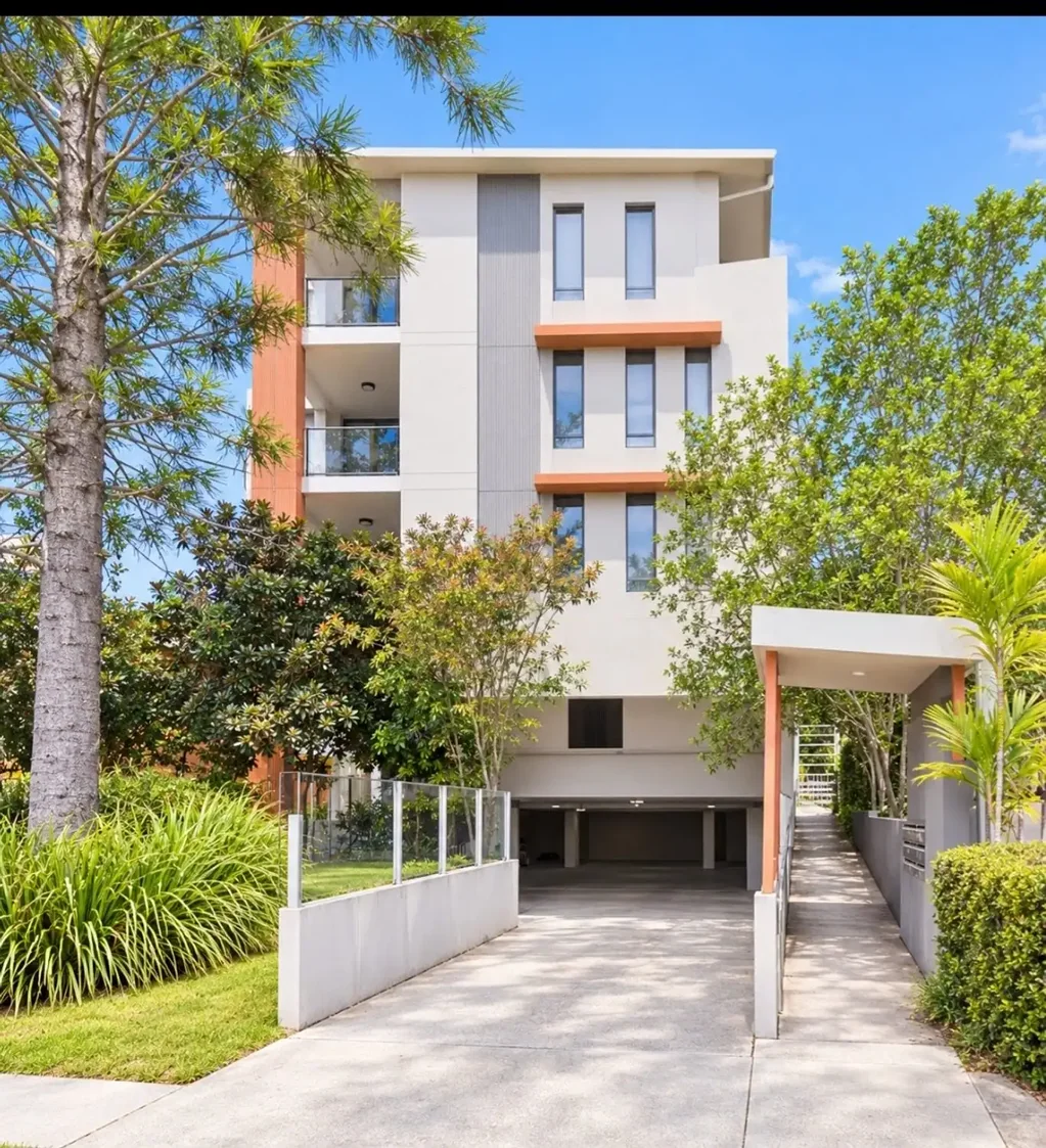 Southport 2બેડરૂમ Investor's Special