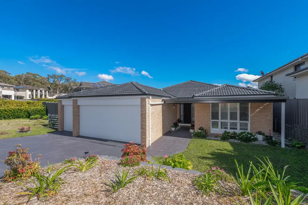 Bonnells Bay 5 Bedroom Fully Renovated Family Home Moments from Lake Macquarie